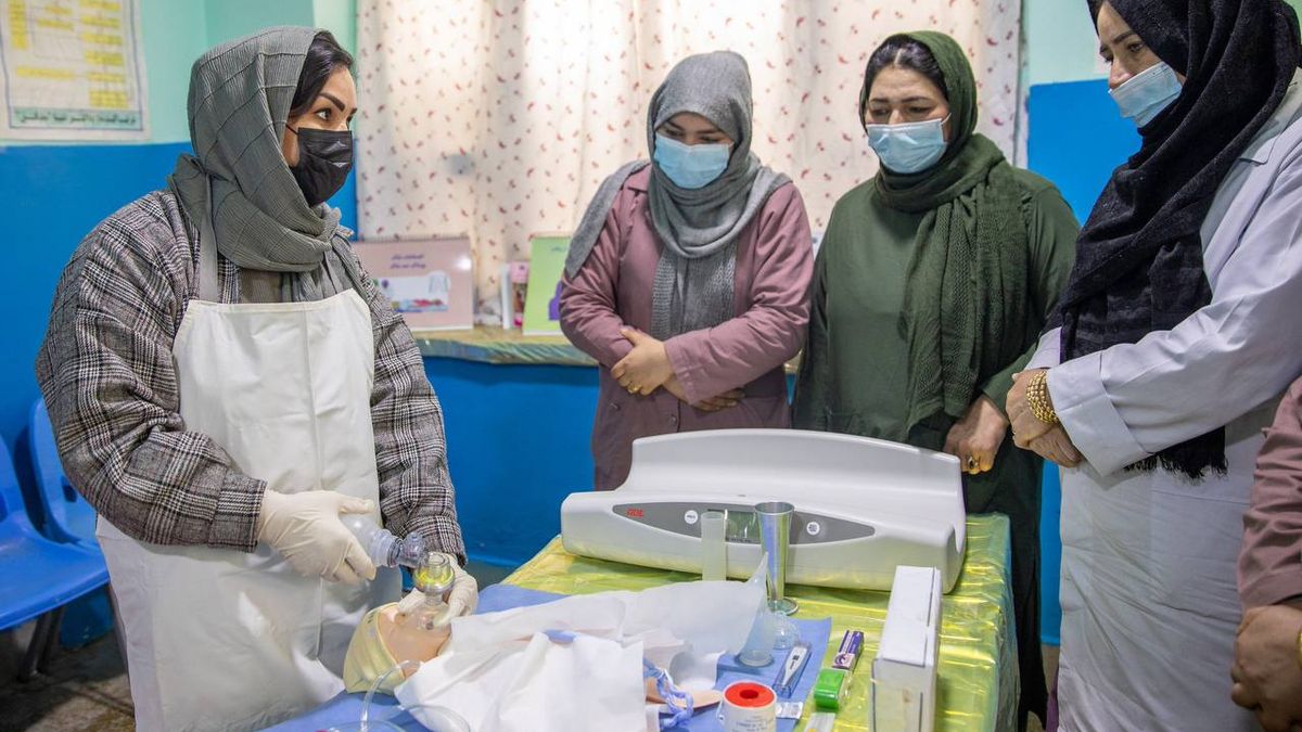 UNICEF Launches Training Programs to Improve Midwives' Capacity in Badghis