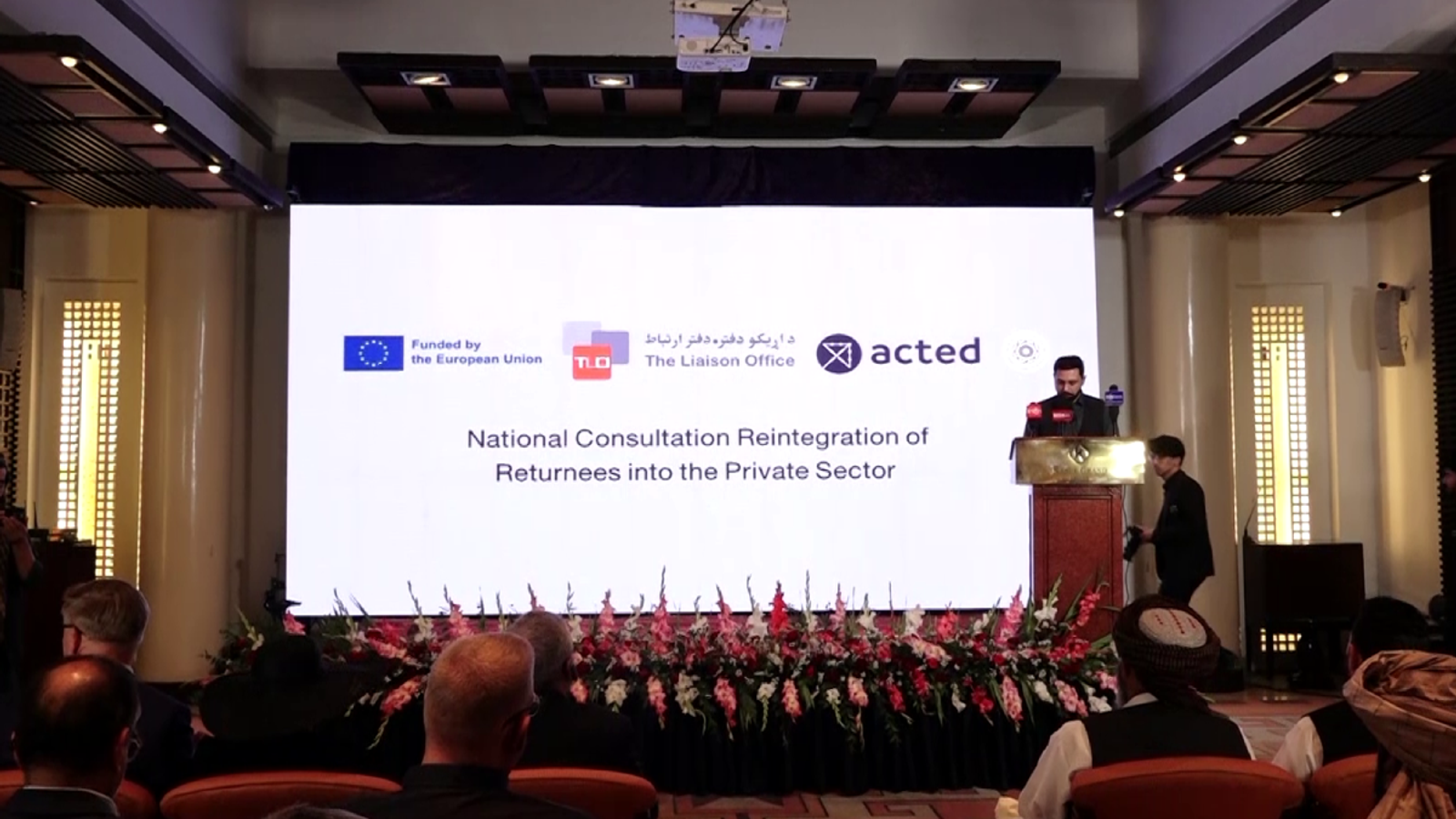 Conference in Kabul Focuses on Integrating Returning Migrants into Private Sector