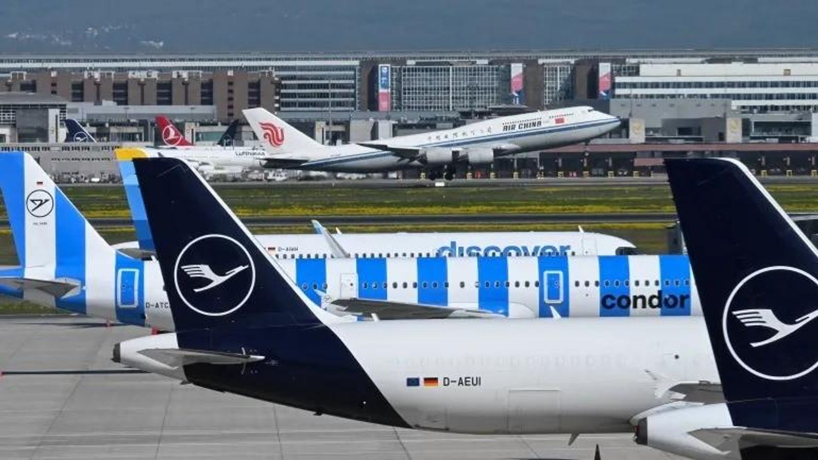 Lufthansa to Cancel Twenty Thousand Flights Amid Jet Fuel Shortage