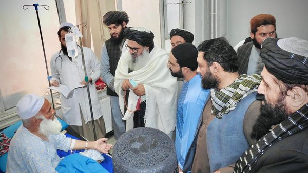 Public Health Minister Mullah Noorjalal Jalali Visits National Cancer Hospital in Kabul