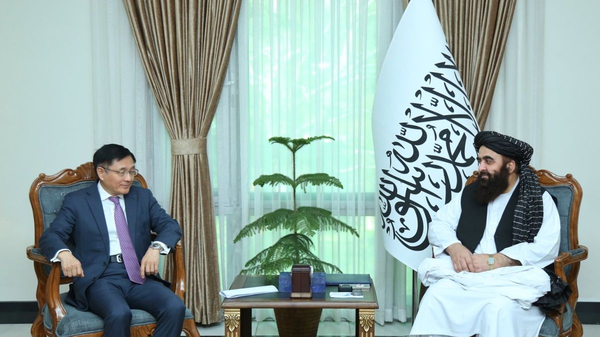 Islamic Emirate Foreign Minister Meets China's Special Representative
