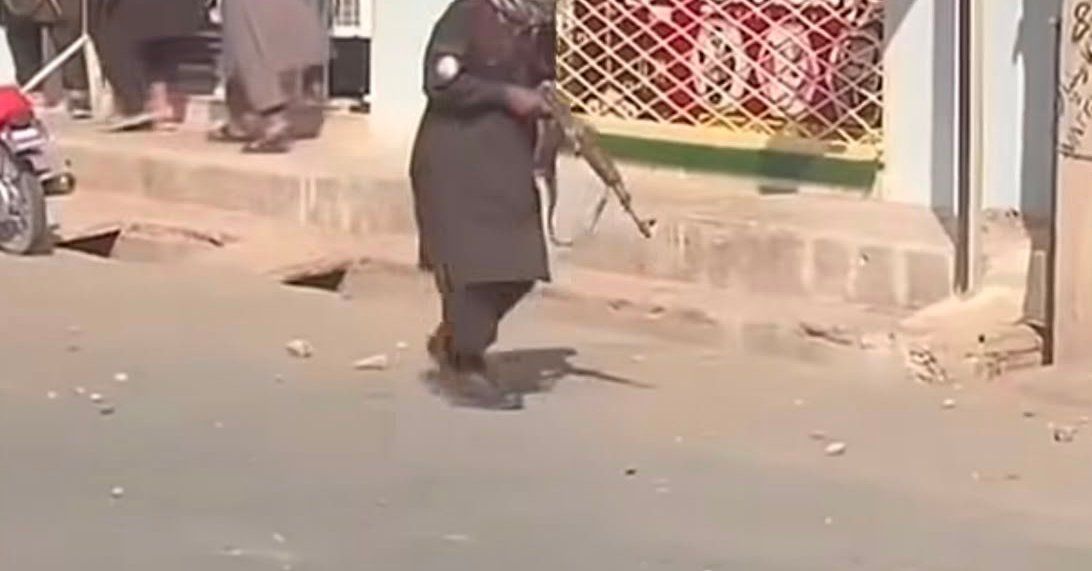 Taliban Forces Open Fire on Protesters in Herat Over Arrests of Women