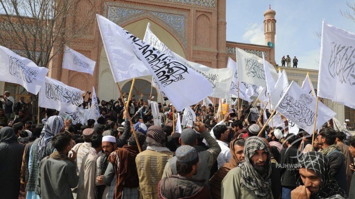 Hundreds of Kabul residents condemn Pakistan attacks and declare support for Afghan forces