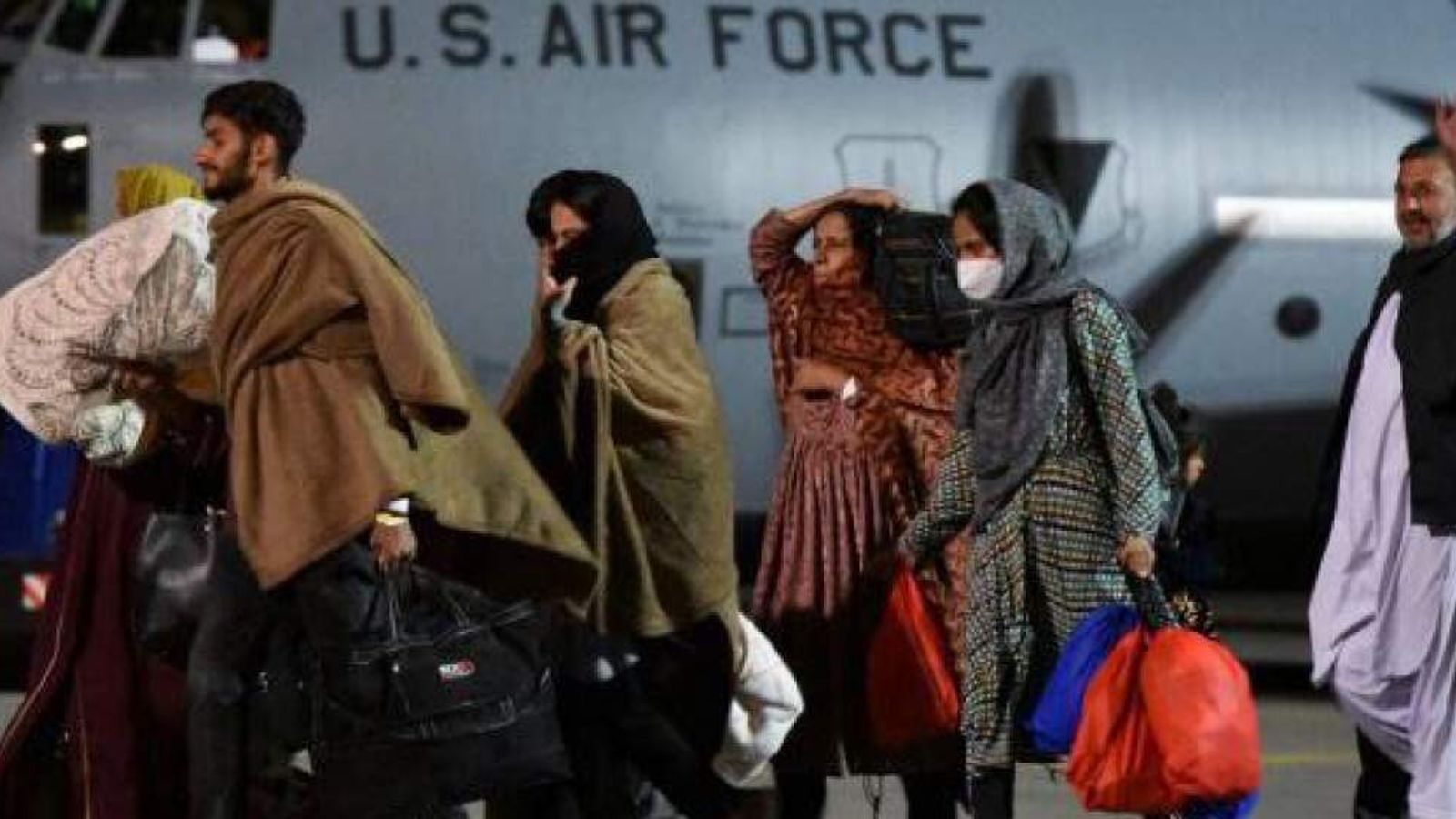 US Judge Rules Travel Restrictions Unlawfully Applied to Afghan Asylum Holders' Families