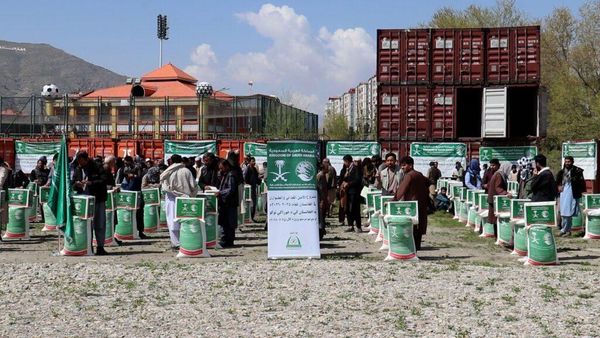 KSRelief Distributes Food Aid to 2,000 Needy Families in Kabul