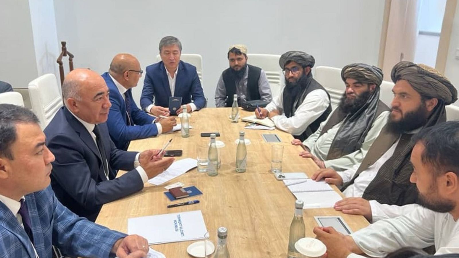 Deputy Minister of Industry and Commerce of the Islamic Emirate of Afghanistan Meets Tashkent Governor to Discuss Trade Cooperation