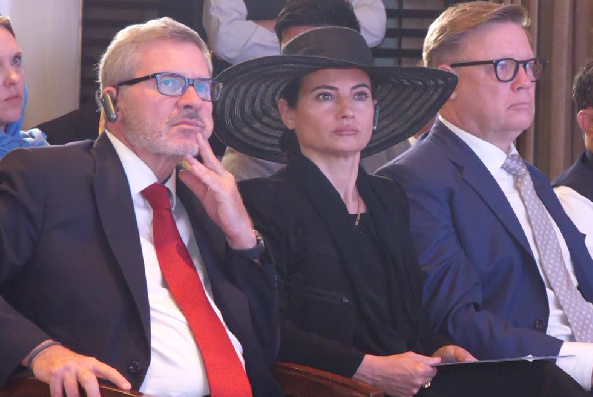 EU Chargé d'Affaires Says Education in Afghanistan Should Not Be Politicized