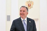 US Special Envoy Says He Met Reza Pahlavi on Trump's Orders