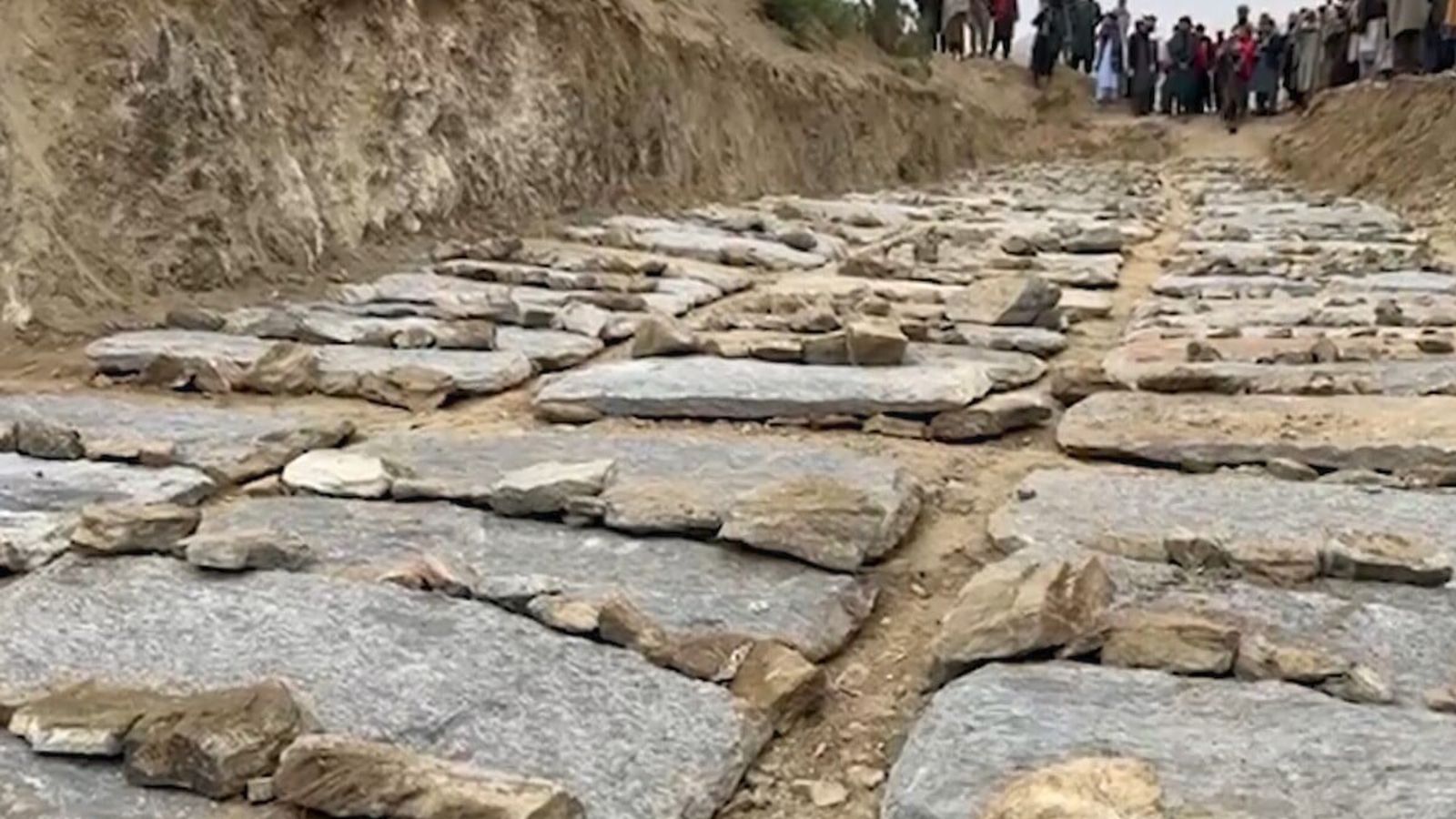 Second Collective Burial Held for Victims of Airstrike on Kabul's Omid Center