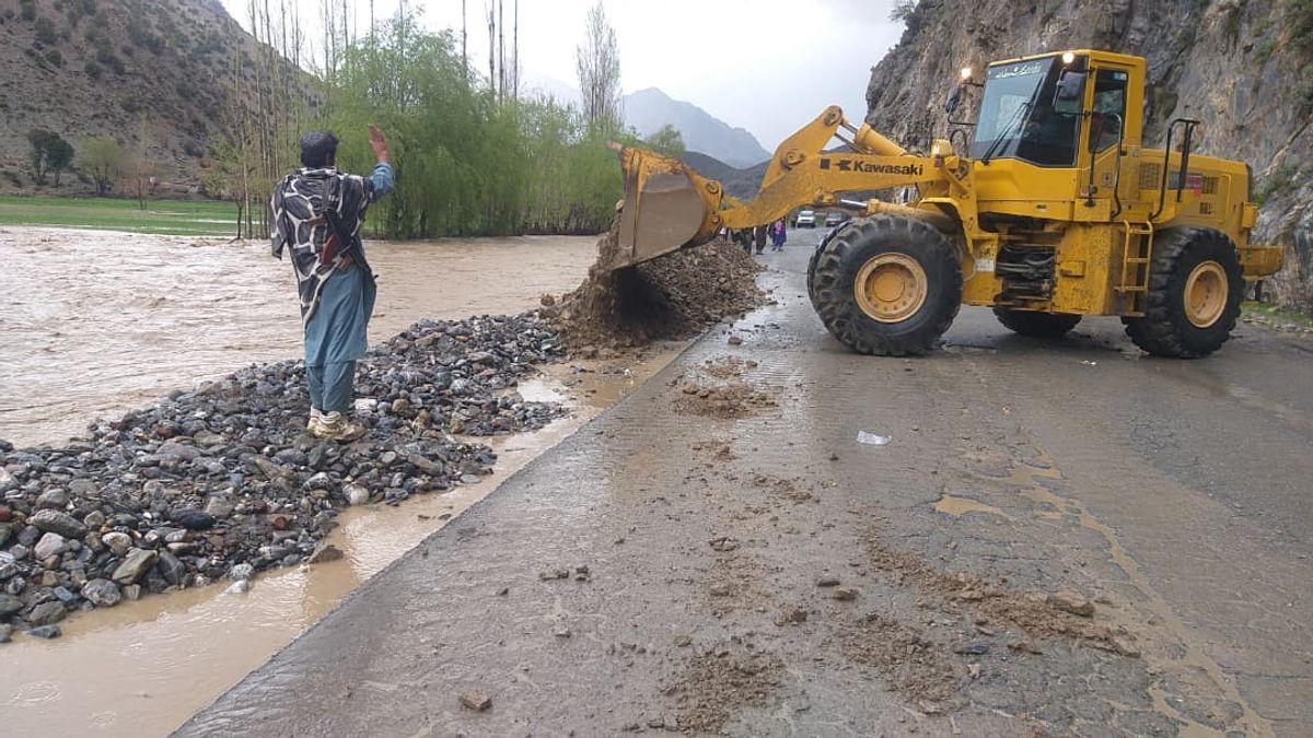 Sections of Gardez-Dand Patan Road Closed by Floods in Paktia Province