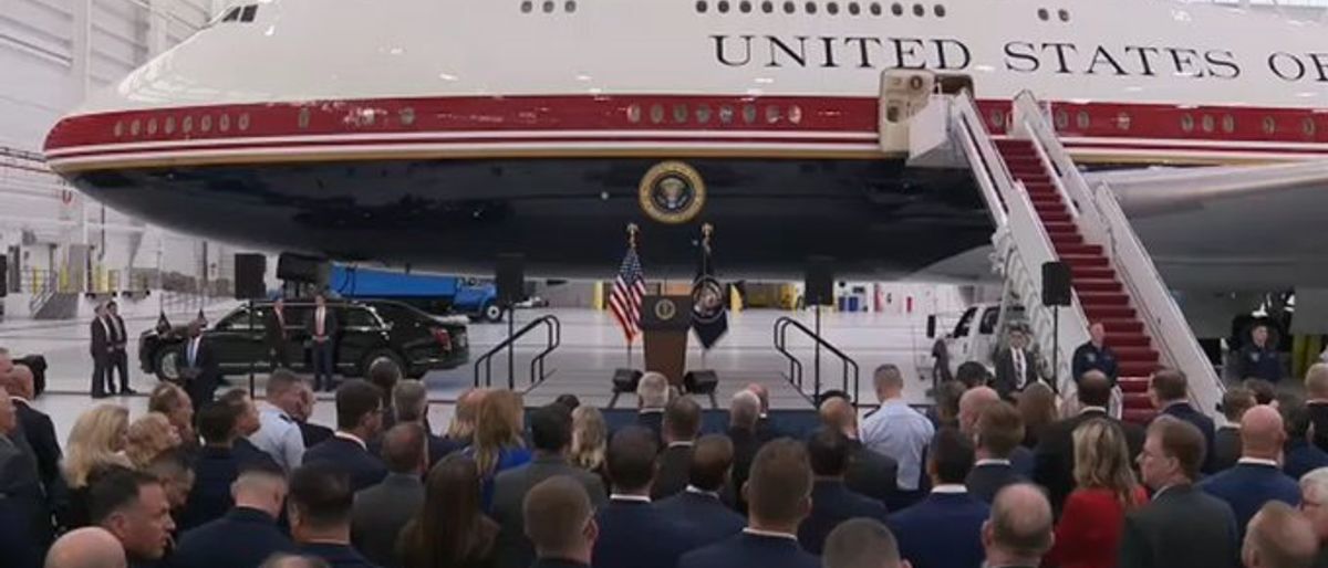Trump Displays Boeing 747 Gifted by Qatar at Exhibition