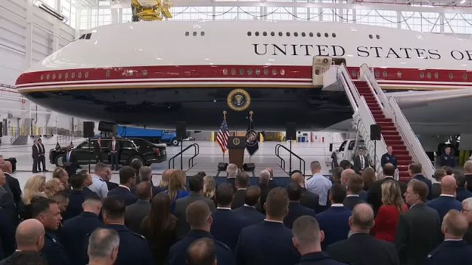 Trump Displays Boeing 747 Gifted by Qatar at Exhibition