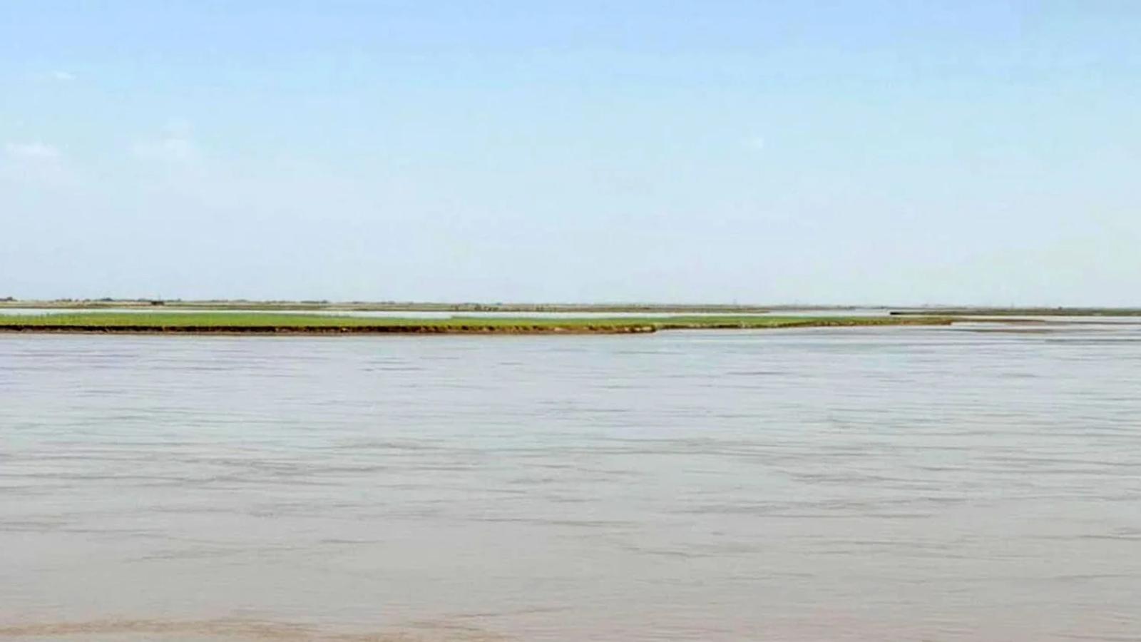Water and Energy Minister Visits Flood-Damaged Areas Along Amu Darya River in Balkh