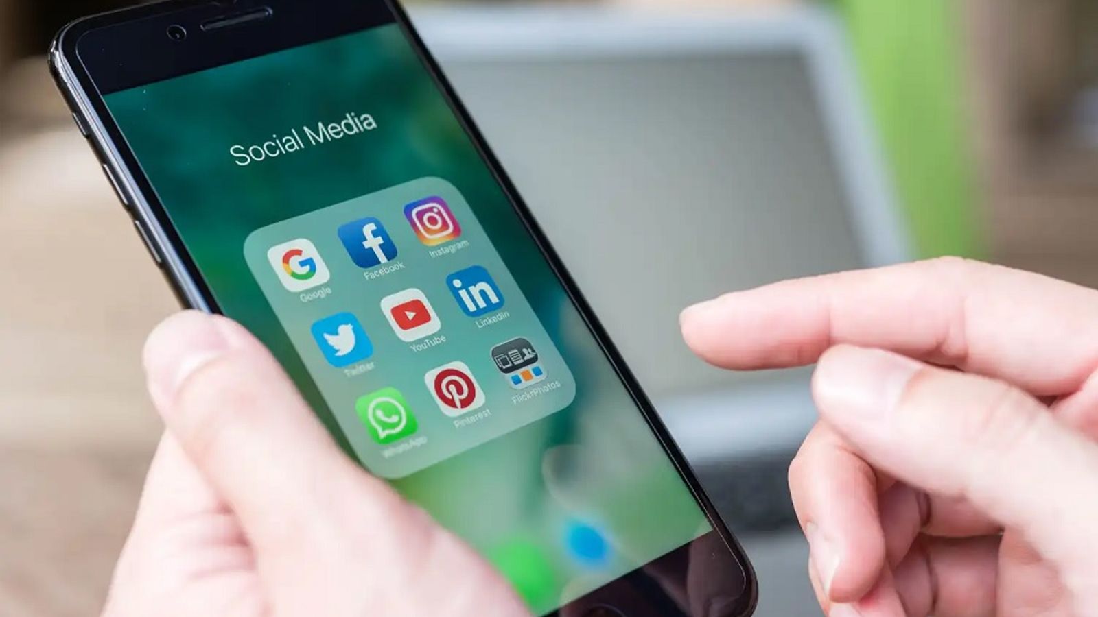 UAE Sets Minimum Age for Social Media Use at 15