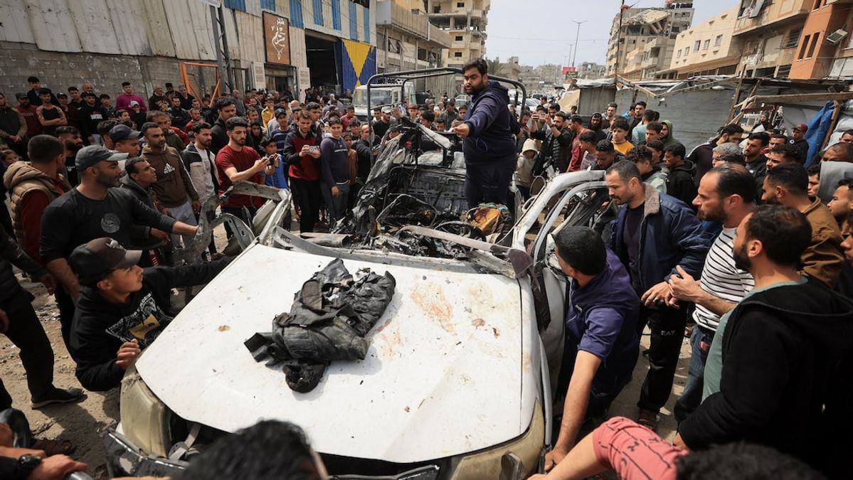 Israeli Strikes Kill 11, Including Children and Police Officer, in Gaza