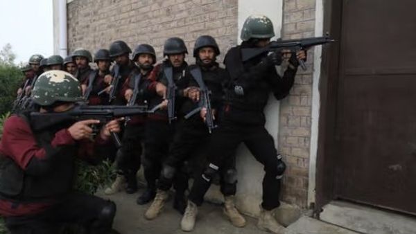 Pakistan Civilian Casualties from Clashes Drop 70% in March, Report Shows