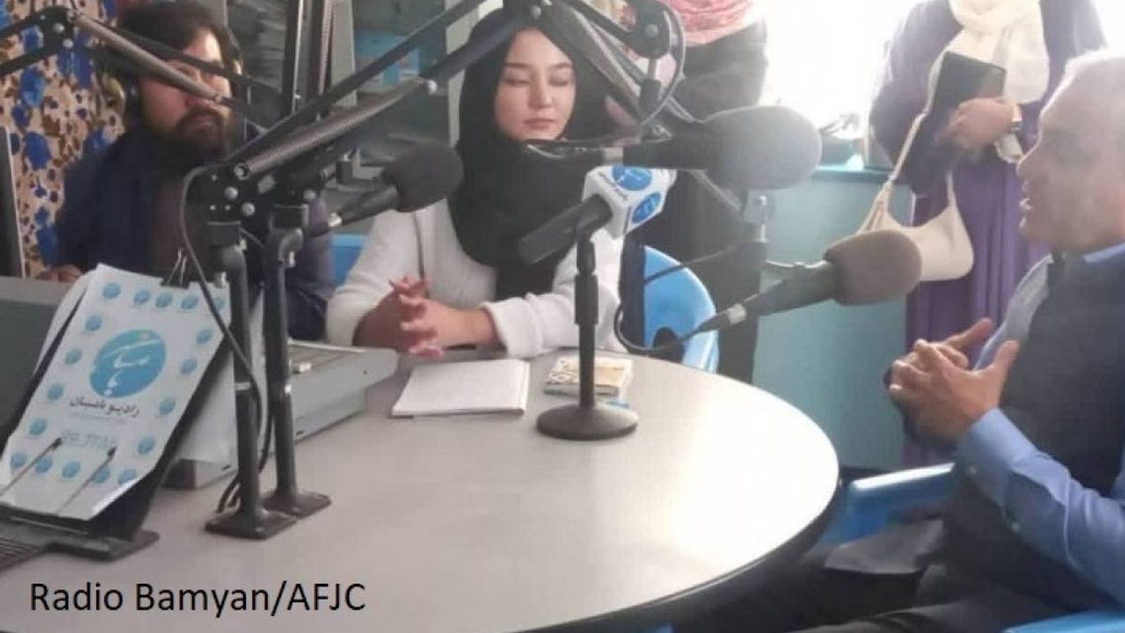 Afghan Journalists Center Condemns Taliban Closure of Bamyan Radio