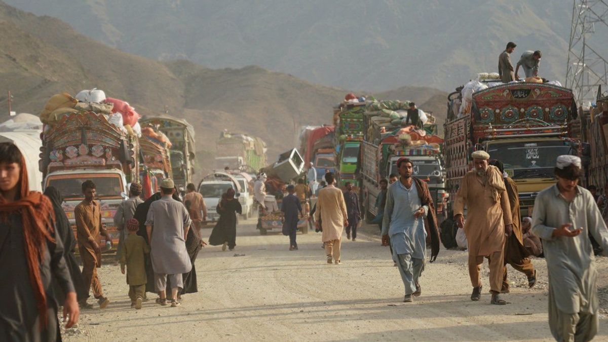 209 Afghan Prisoners Including Women and Children Released from Pakistan's Sindh Prison