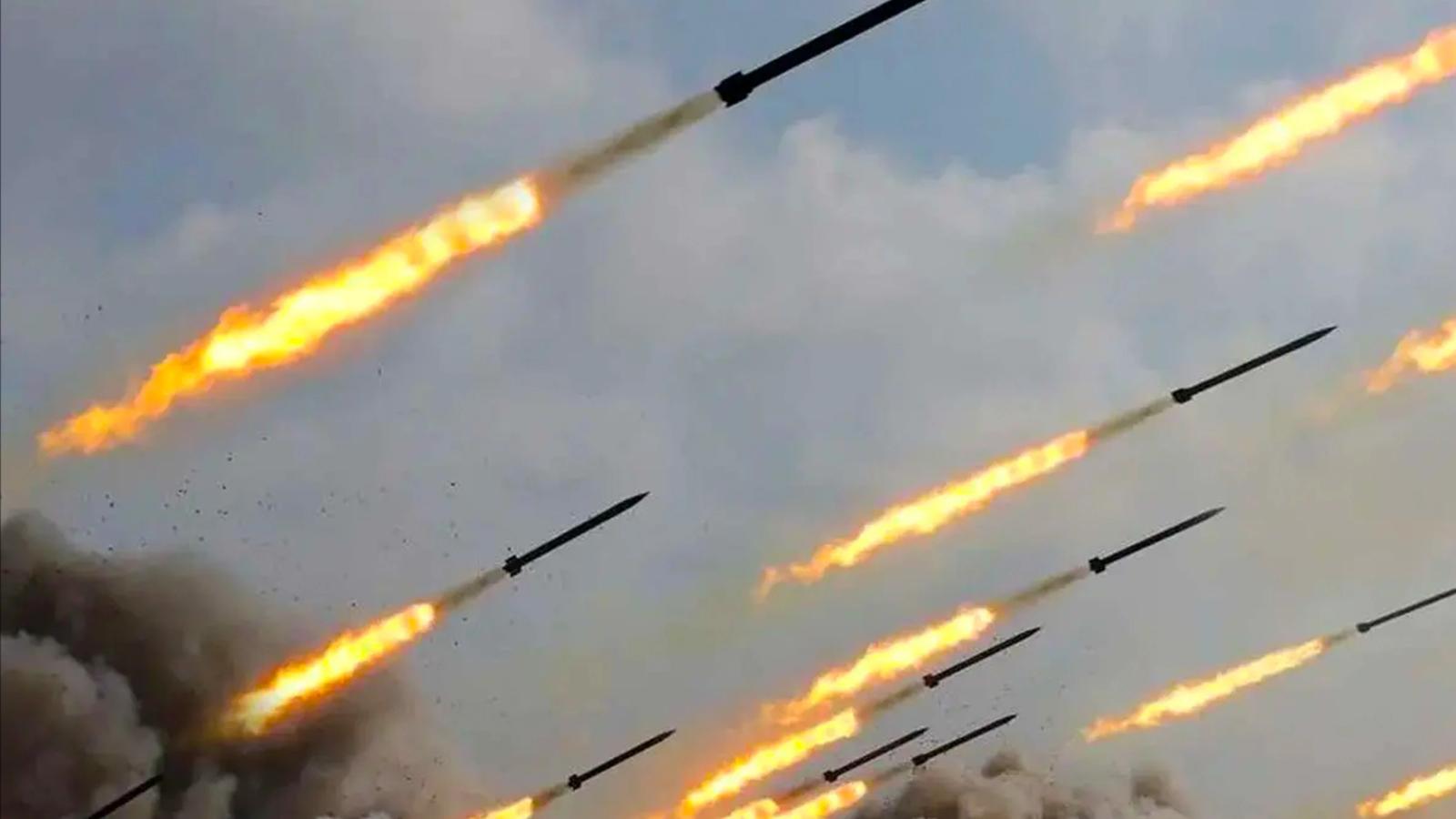 Hezbollah Launches Fifteen Rocket Attacks on Northern Israel