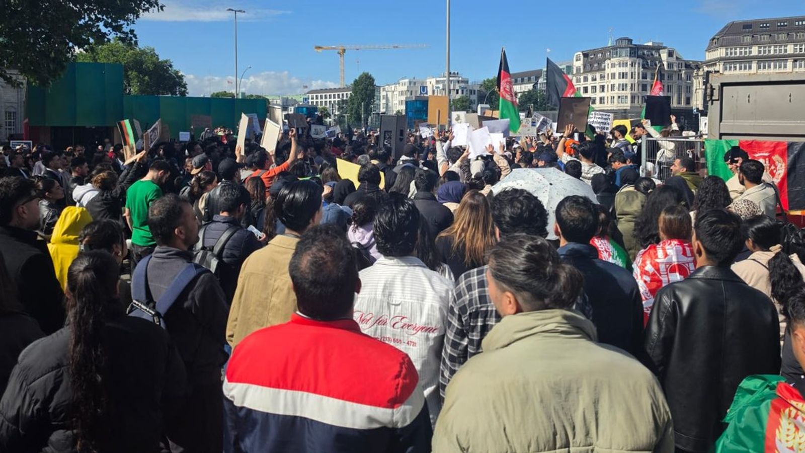 Hundreds Participate in Anti-Taliban Protests in Hamburg and Other Cities