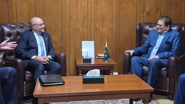 EU Afghanistan Representative Meets Pakistani Official to Discuss Terrorism and Regional Security