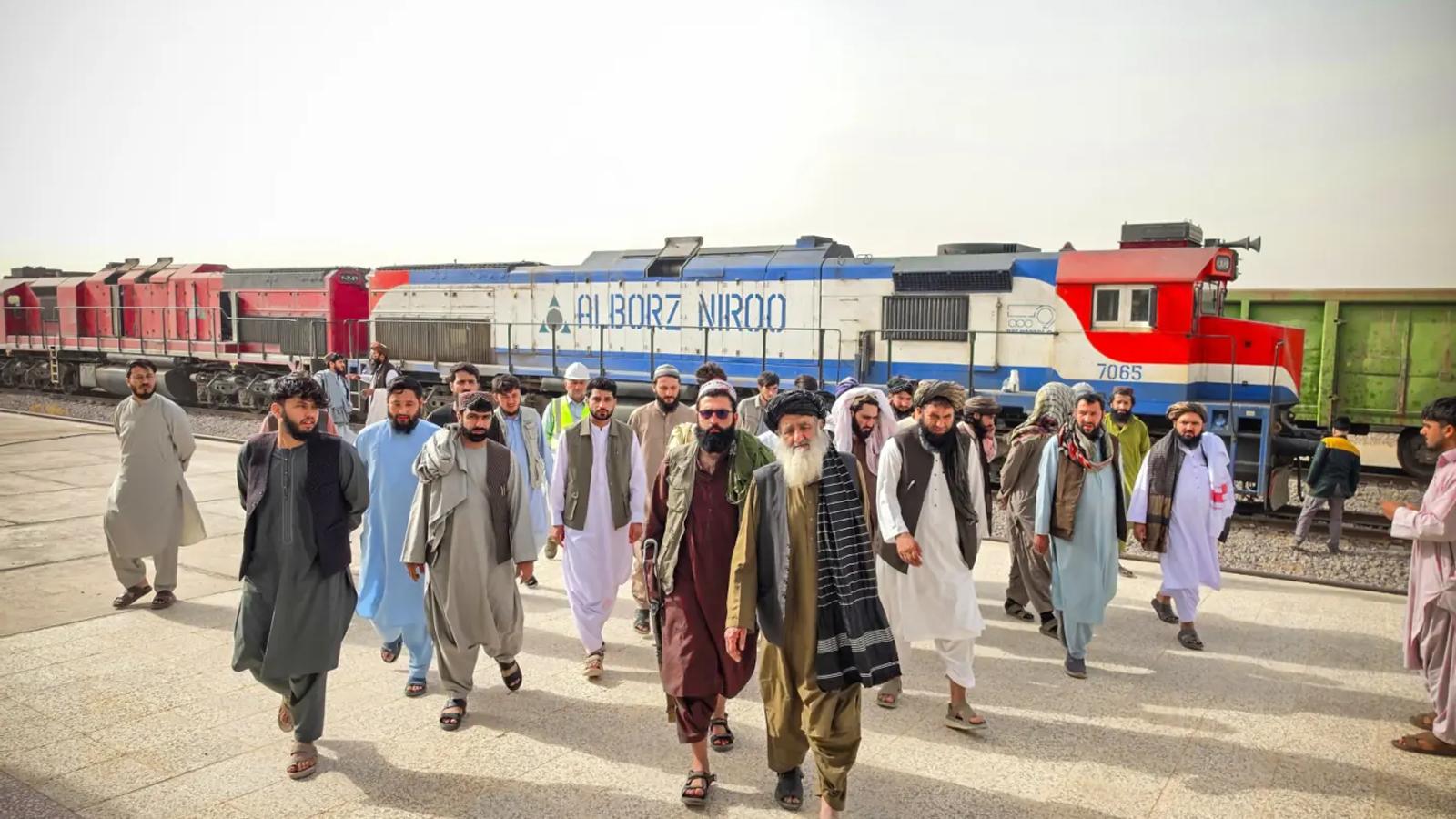 Public Works Minister Visits Construction on Khaf-Herat Railway Fourth Section