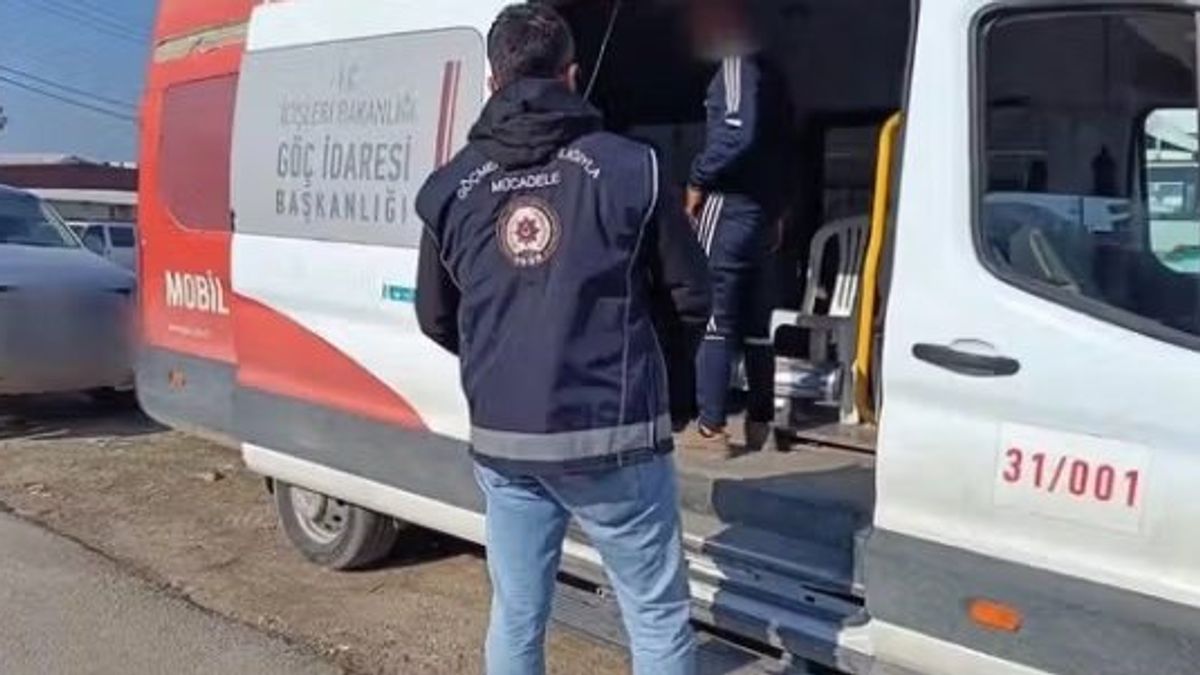 At Least 18 Afghan Refugees Detained in Turkey's Edirne During Illegal Crossing Attempt