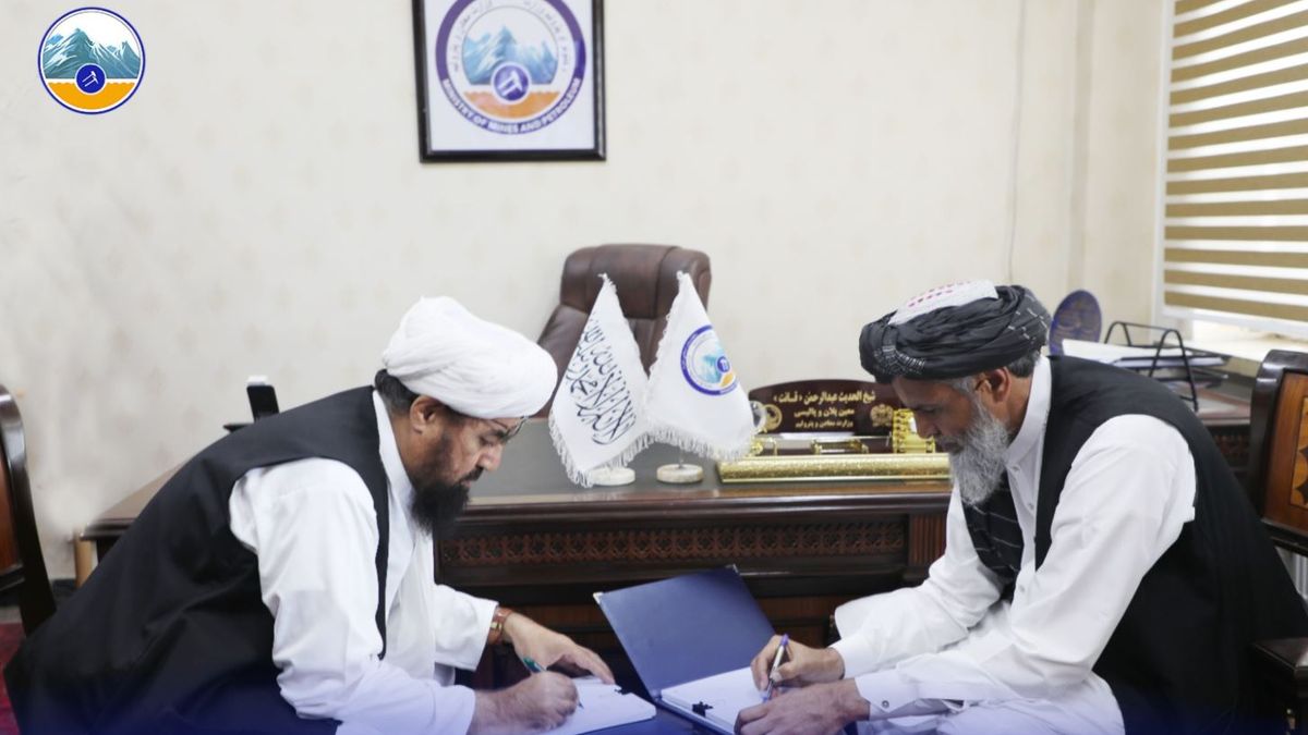 Ministry Signs $10.2 Million Contract for Salt Extraction in Herat