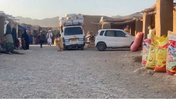 Uruzgan Youth Lose Jobs Transporting Goods to Pakistan Amid Border Closures