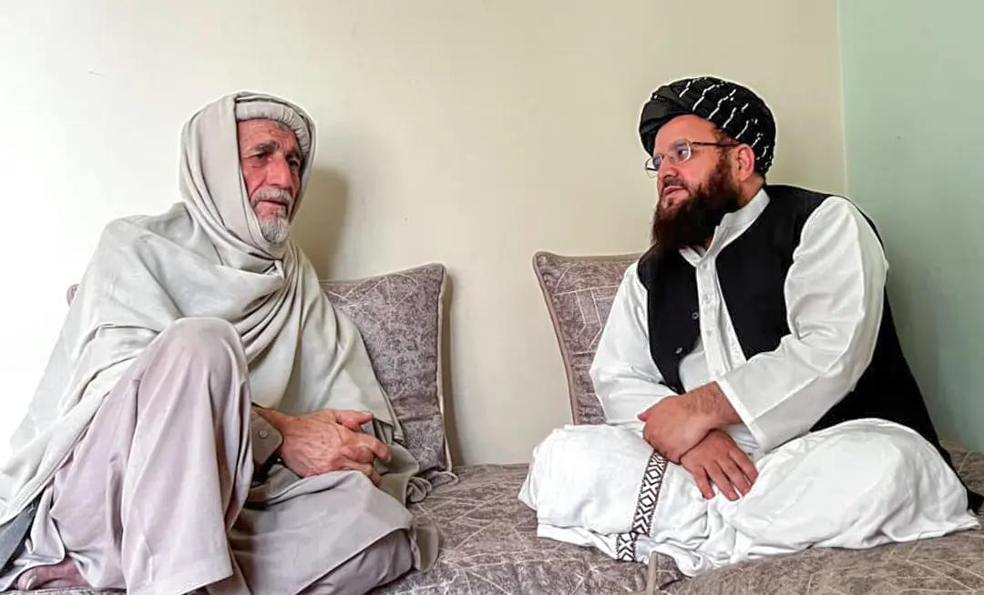 Deputy Minister of Art and Culture Inquires About the Health of Professor Mohammad Asif Samim