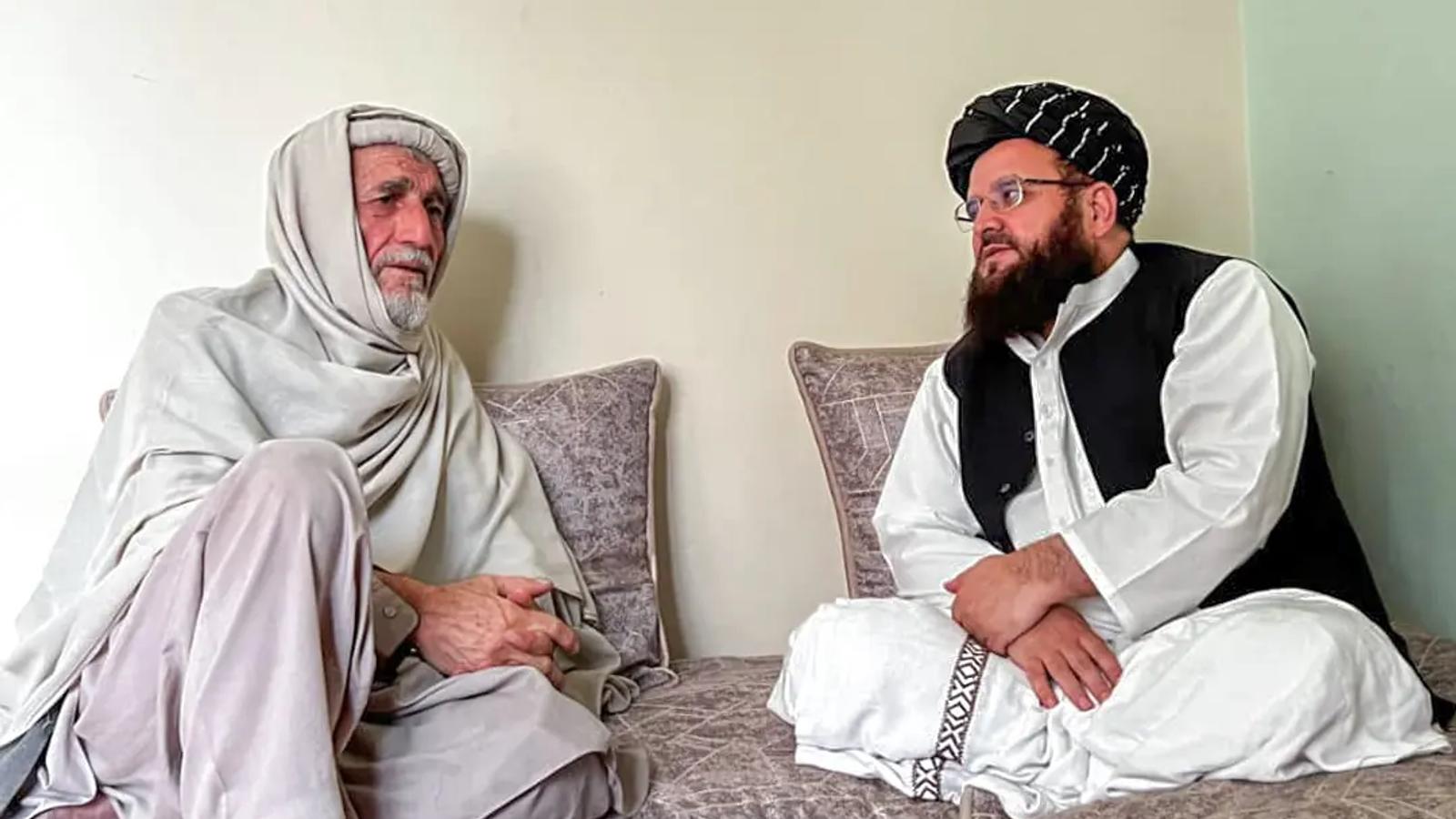 Deputy Minister of Art and Culture Inquires About the Health of Professor Mohammad Asif Samim