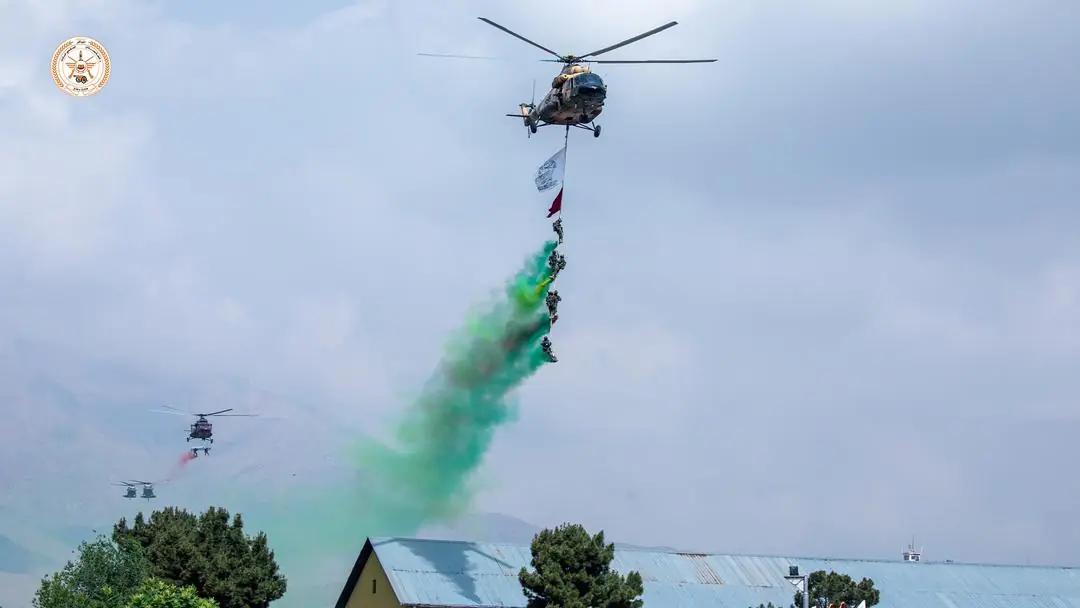 Hundreds of Personnel Graduate from Special Forces Training Course