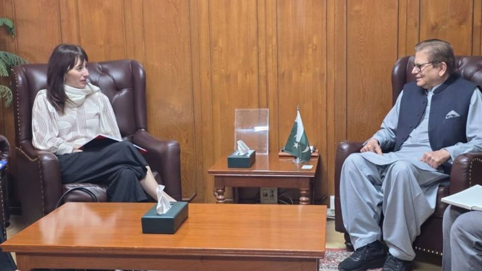 Pakistan and Australia Discuss Militant Threats From Afghanistan