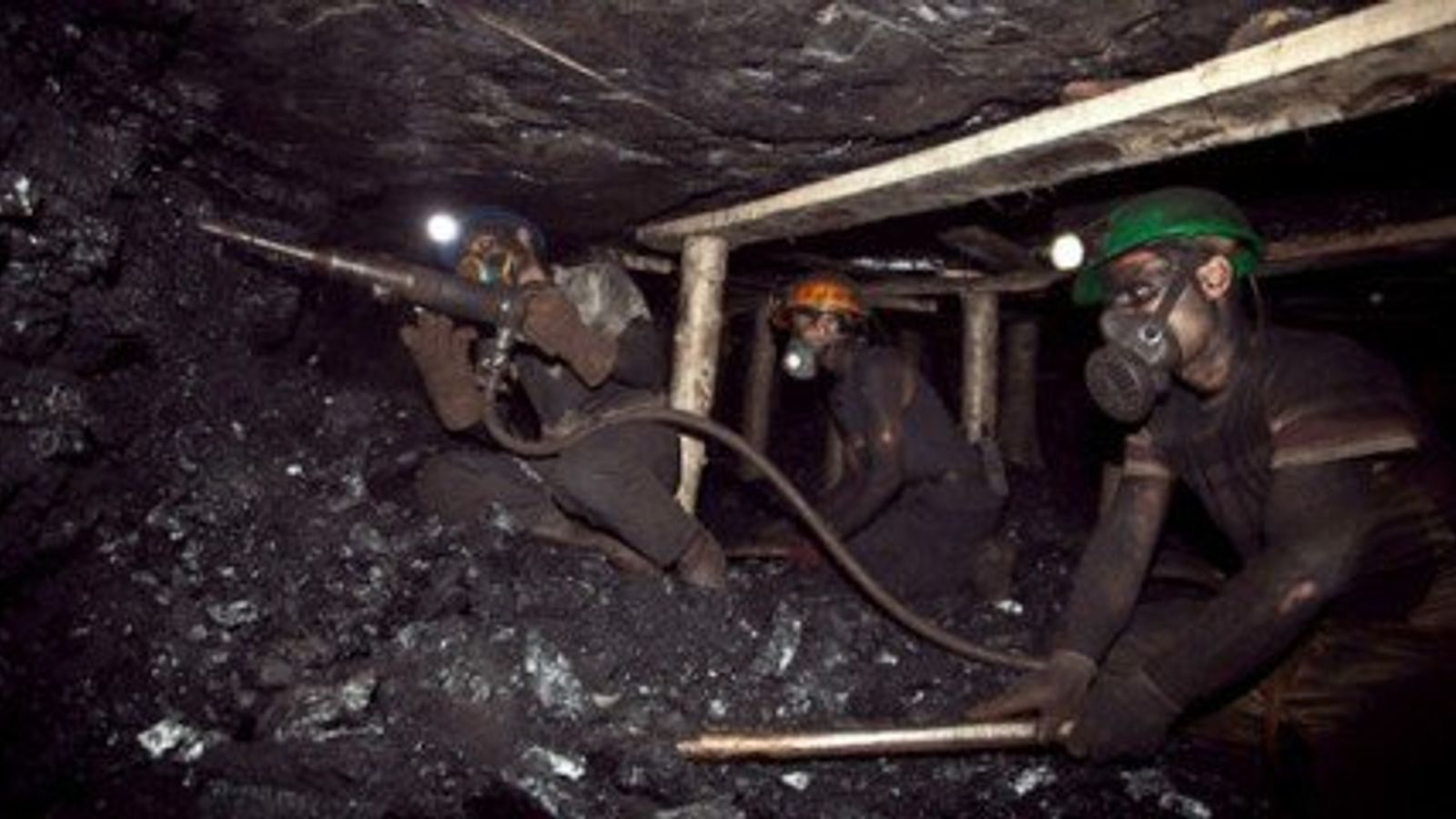 Two Miners Die of Gas Poisoning in Afghanistan's Samangan