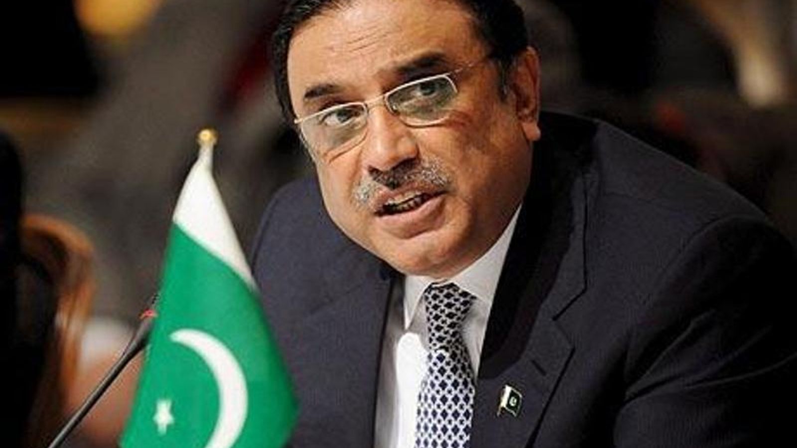 Pakistan President Accuses India of Preparing for War, Calls for Negotiations