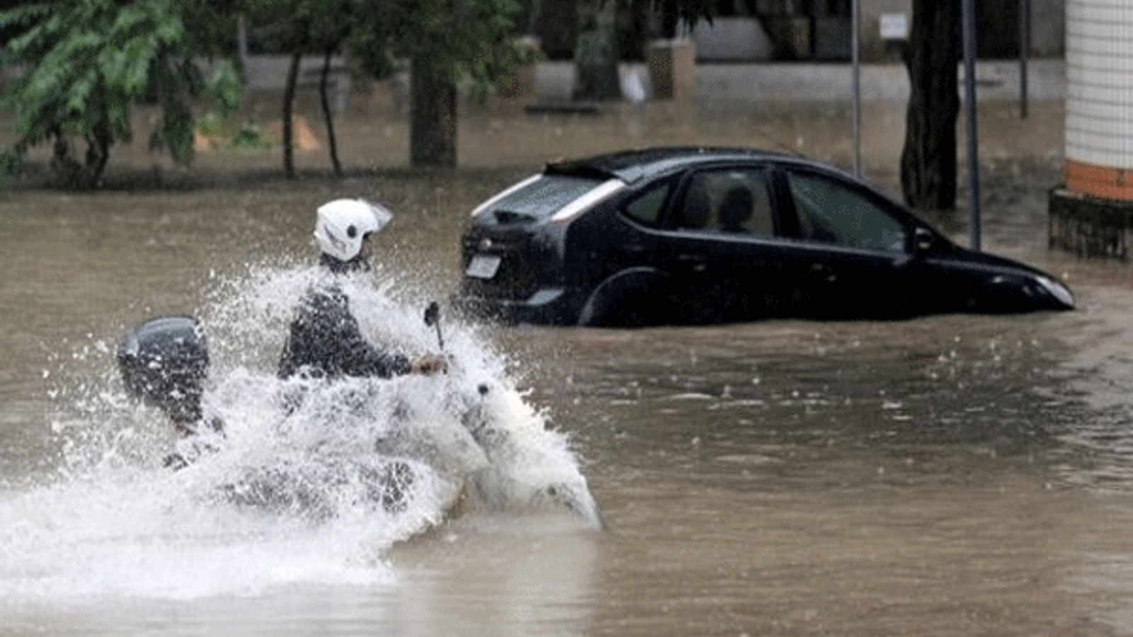 At Least 30 Killed, Dozens Missing in Floods in Southeastern Brazil
