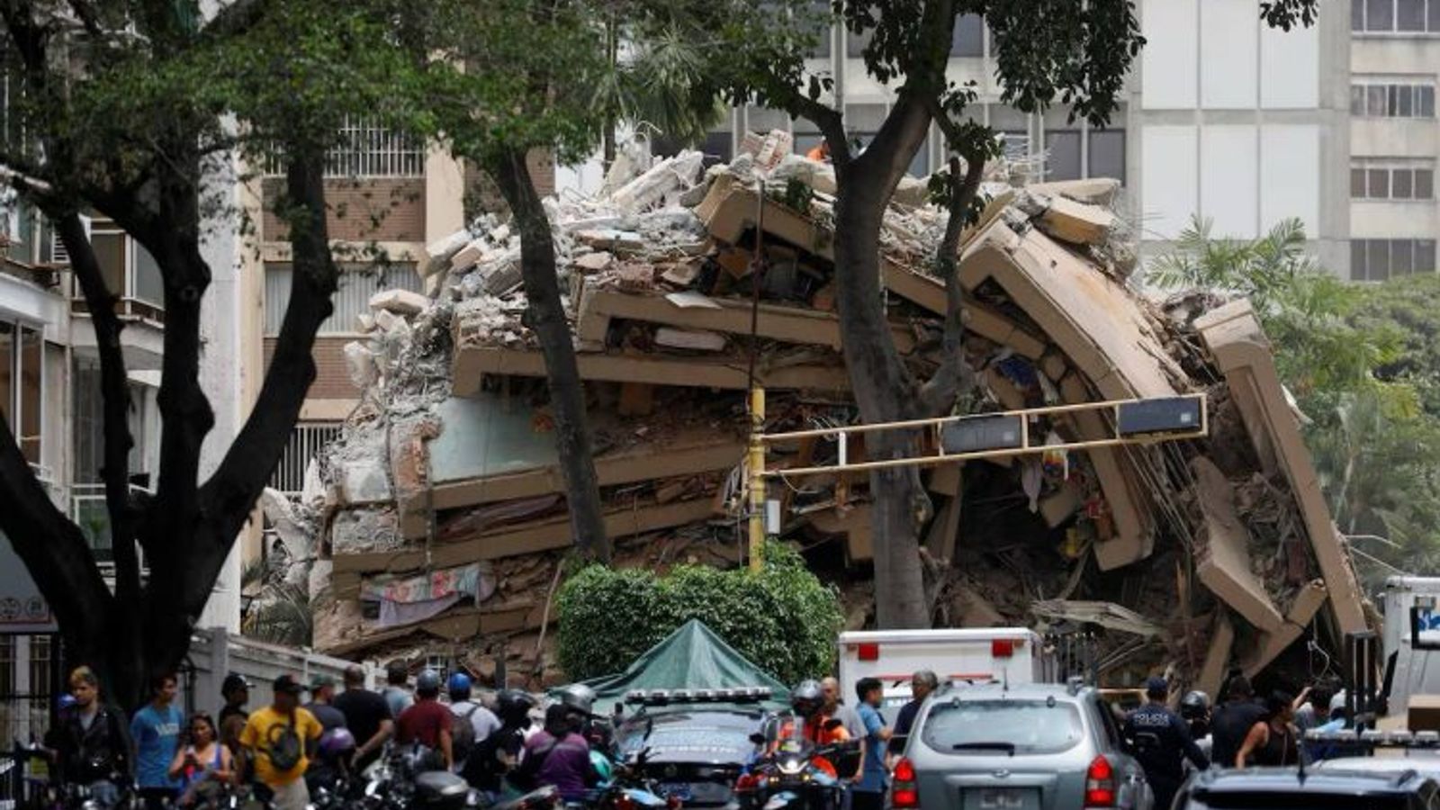 Venezuela Earthquake Death Toll Rises to 589 as Search for Survivors Continues