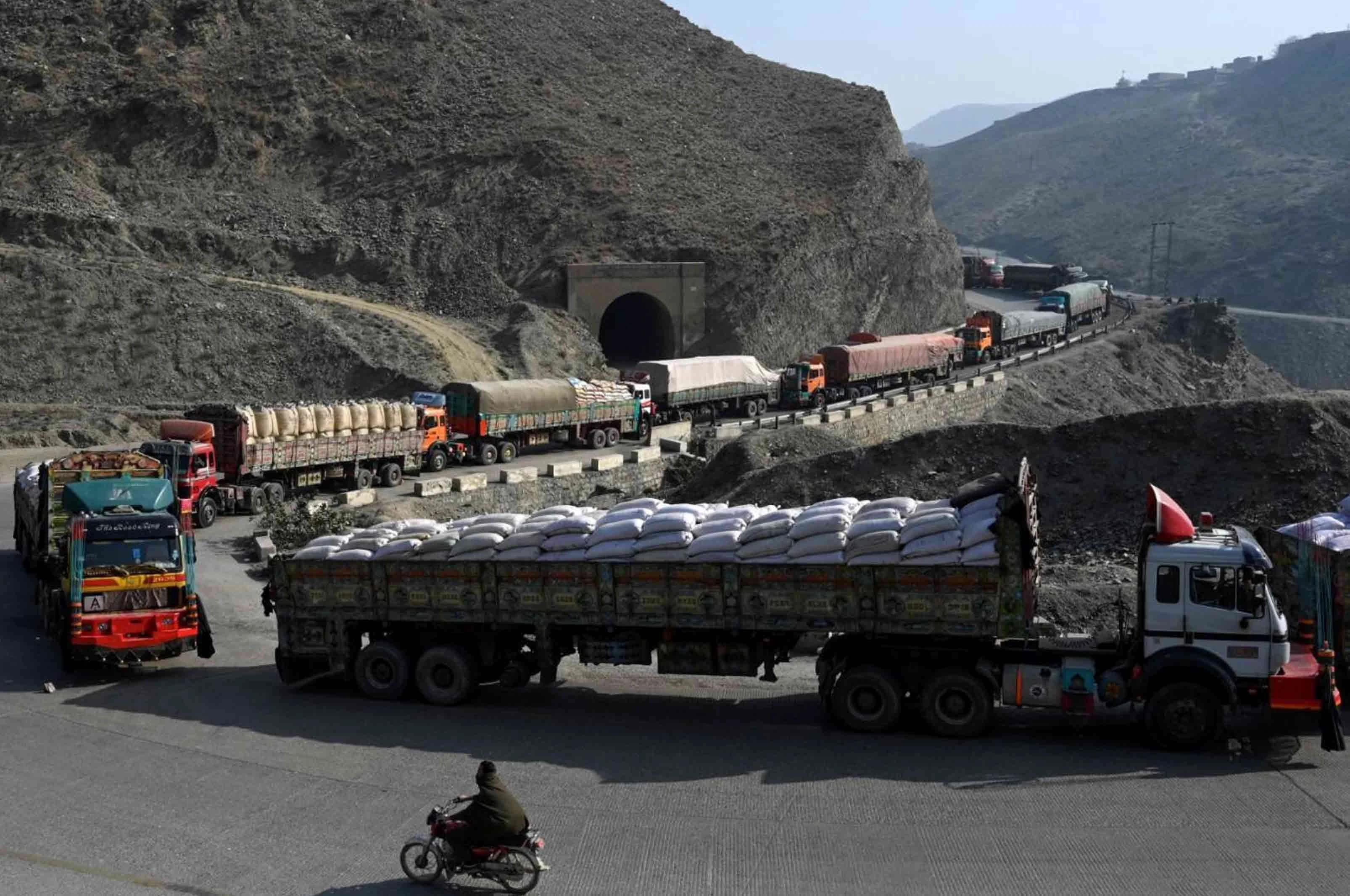 PTI leader says Pakistan to convene grand jirga to reopen trade routes with Islamic Emirate of Afghanistan