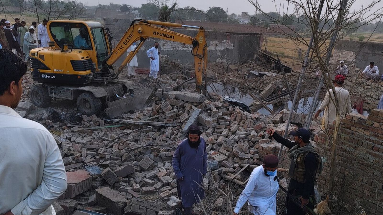 Suicide Attack Targets Police Post in Bannu, Pakistan
