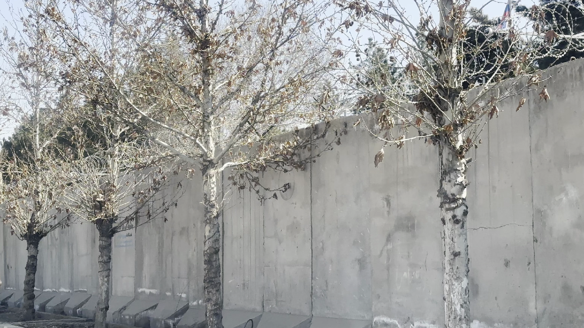 Kabul Residents Demand Removal of Concrete Barriers Around Russian Embassy