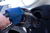 Global Oil Prices Decline but Afghan Fuel Prices See Only Minor Reductions