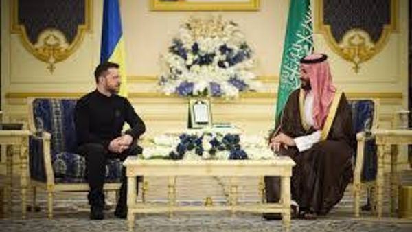 Saudi Crown Prince Meets Ukrainian President to Discuss Bilateral Relations, Middle East Violence and Ukraine Crisis