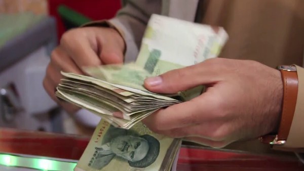 Central Bank Bans Iranian and Pakistani Currencies to Strengthen Afghani