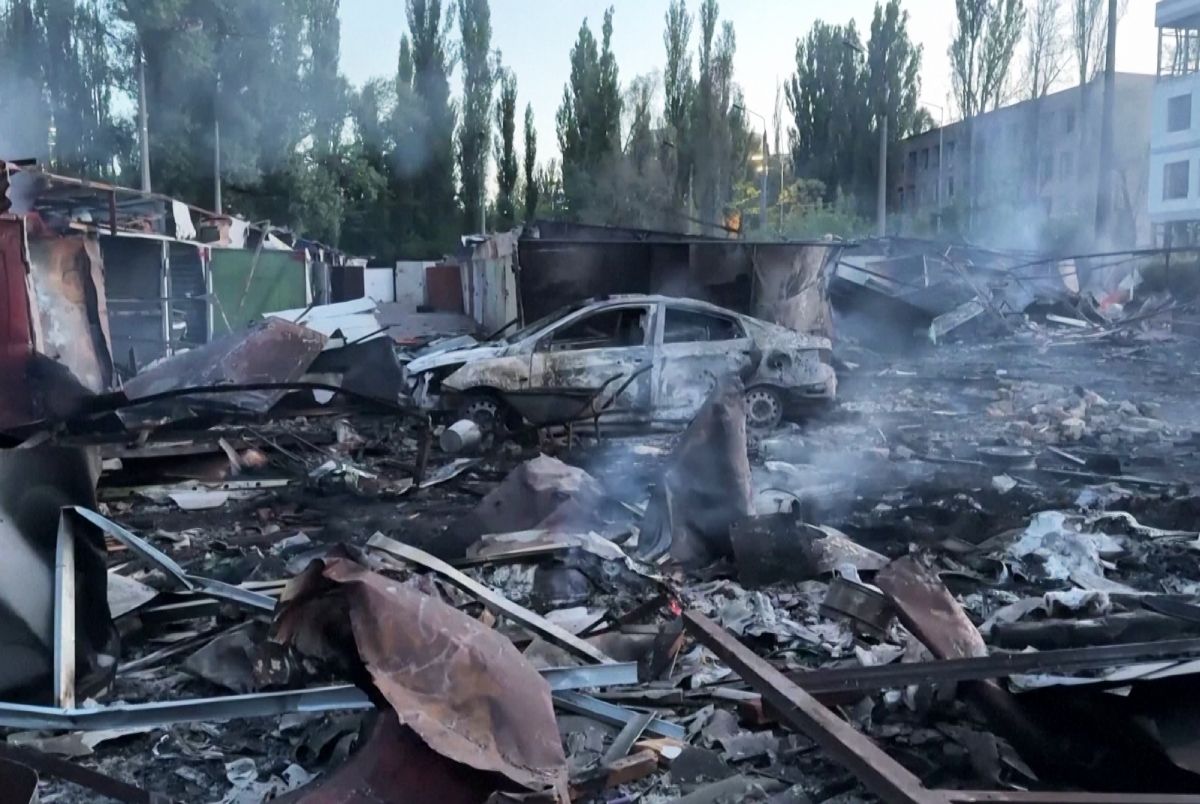 Russian Airstrikes Kill at Least 13 in Ukraine, Wound Dozens