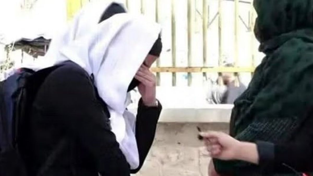 Taliban Ministry of Education Urges Families to Register Children for Schools