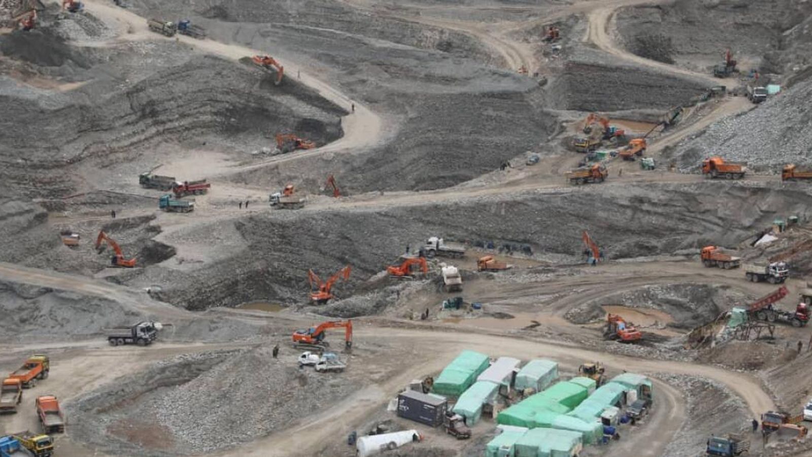 Over 100,000 People Employed in Badakhshan Gold Mining, Reports Say