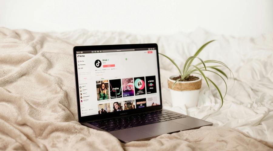 Faceless YouTube Automation: How to Build a Content Channel Without Ever Appearing on Camera