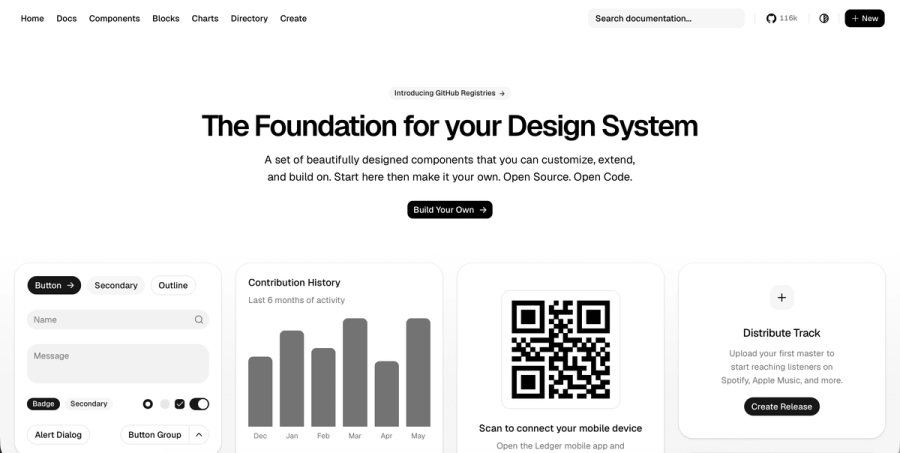 Чистый строгий интерфейс — типичный результат на shadcn/ui