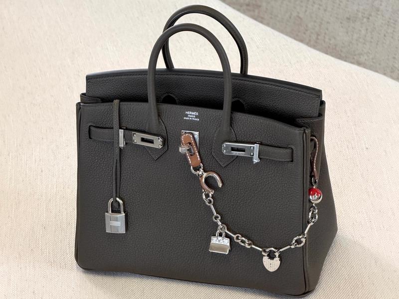 What Hermès is saying with its 2026 colour palette
