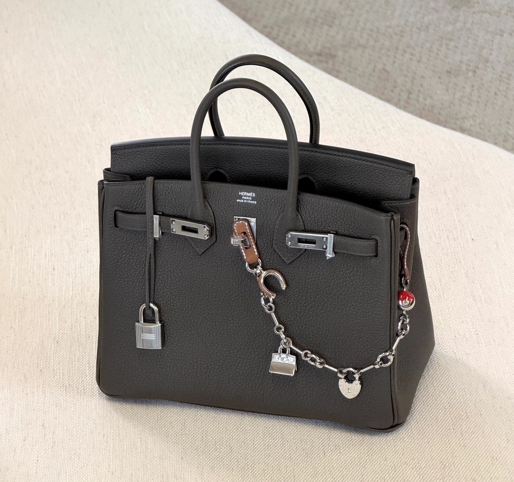 What Hermès is saying with its 2026 colour palette